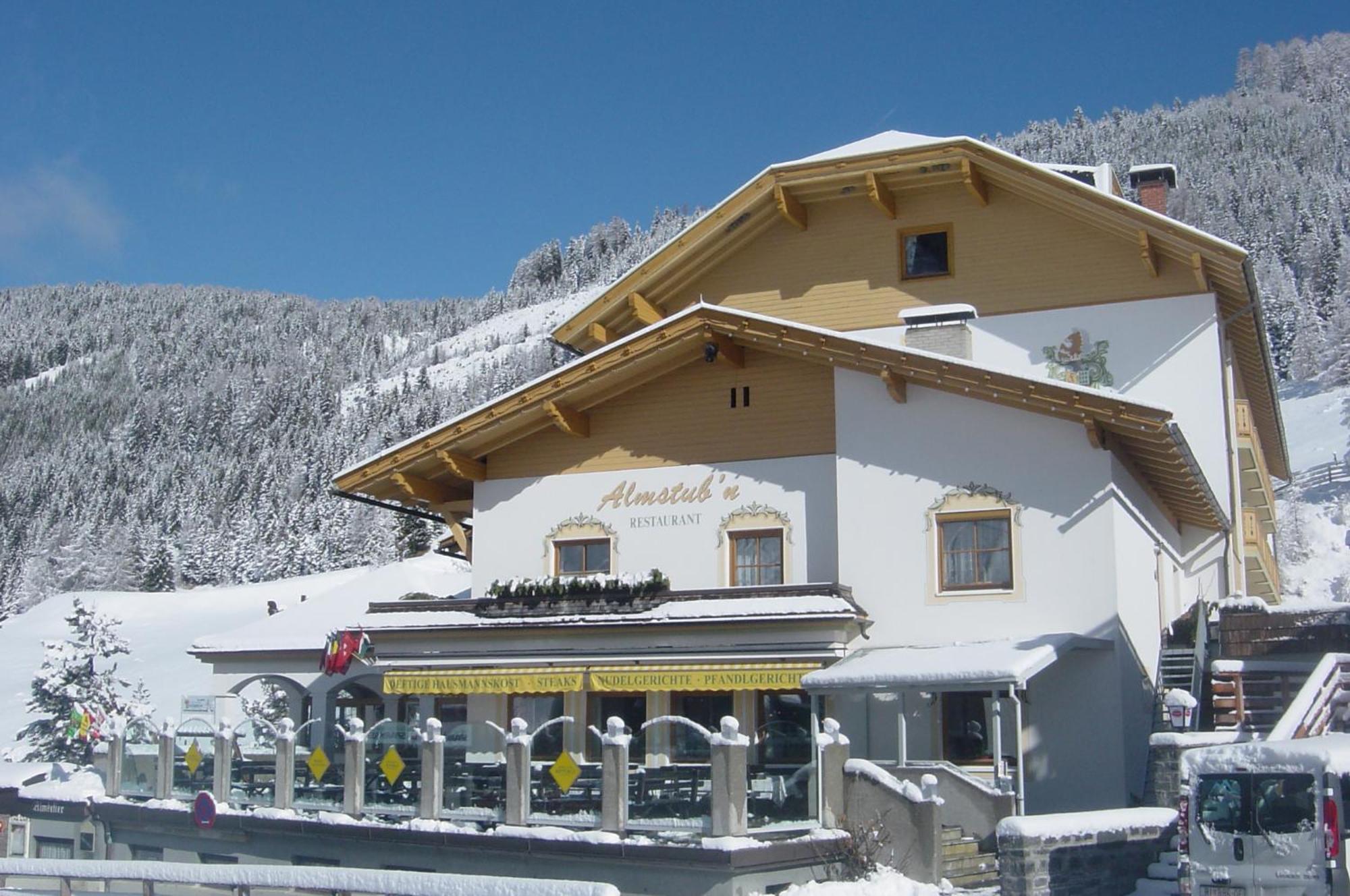Hotel Berghof Innerkrems Ngoại thất bức ảnh