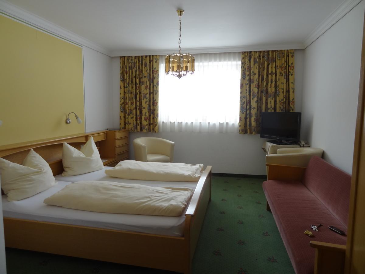Hotel Berghof Innerkrems Ngoại thất bức ảnh