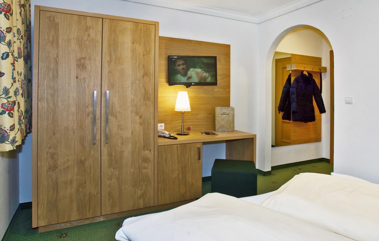 Hotel Berghof Innerkrems Ngoại thất bức ảnh