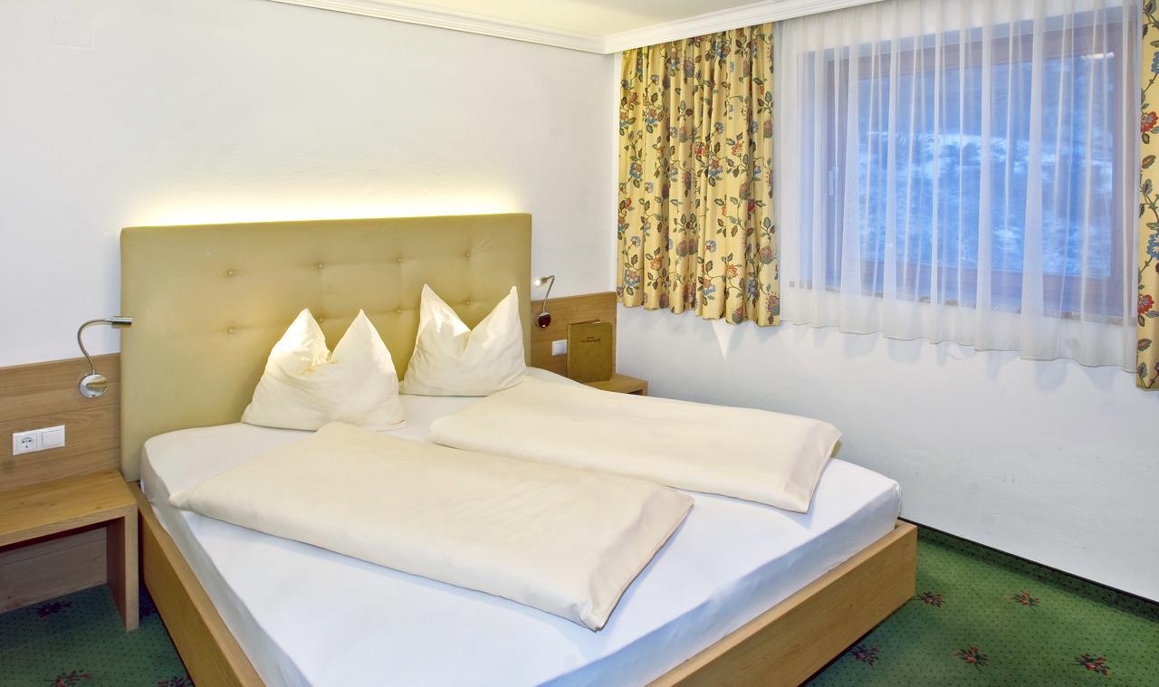 Hotel Berghof Innerkrems Ngoại thất bức ảnh