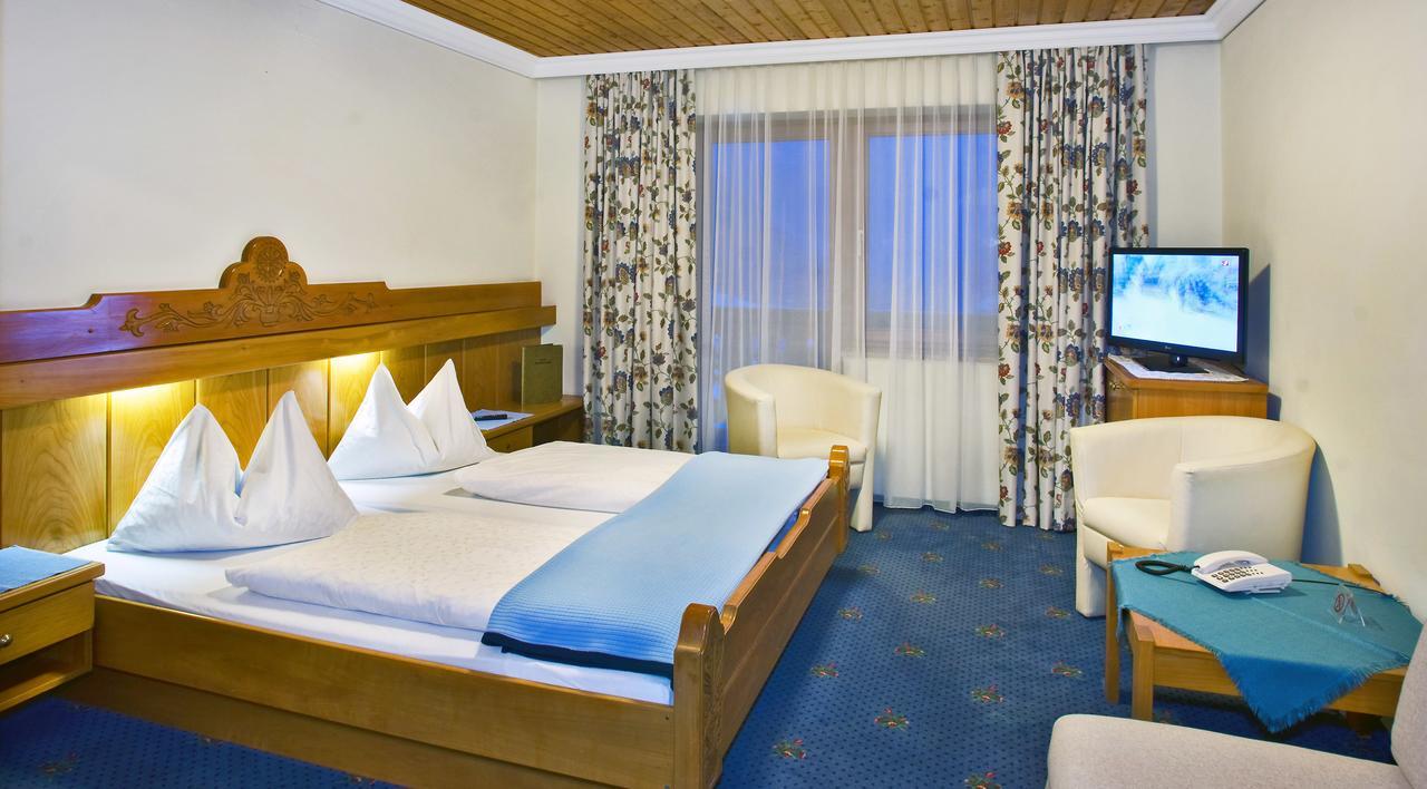 Hotel Berghof Innerkrems Ngoại thất bức ảnh