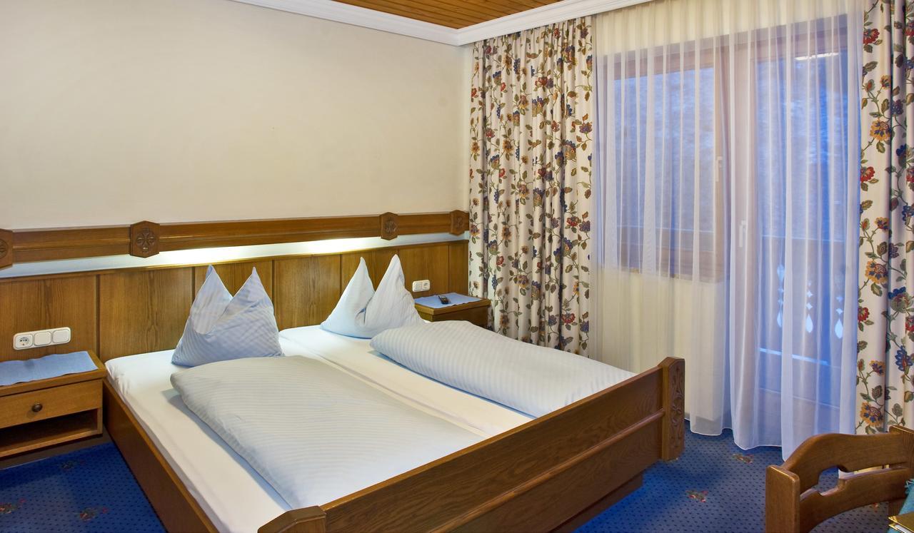 Hotel Berghof Innerkrems Ngoại thất bức ảnh